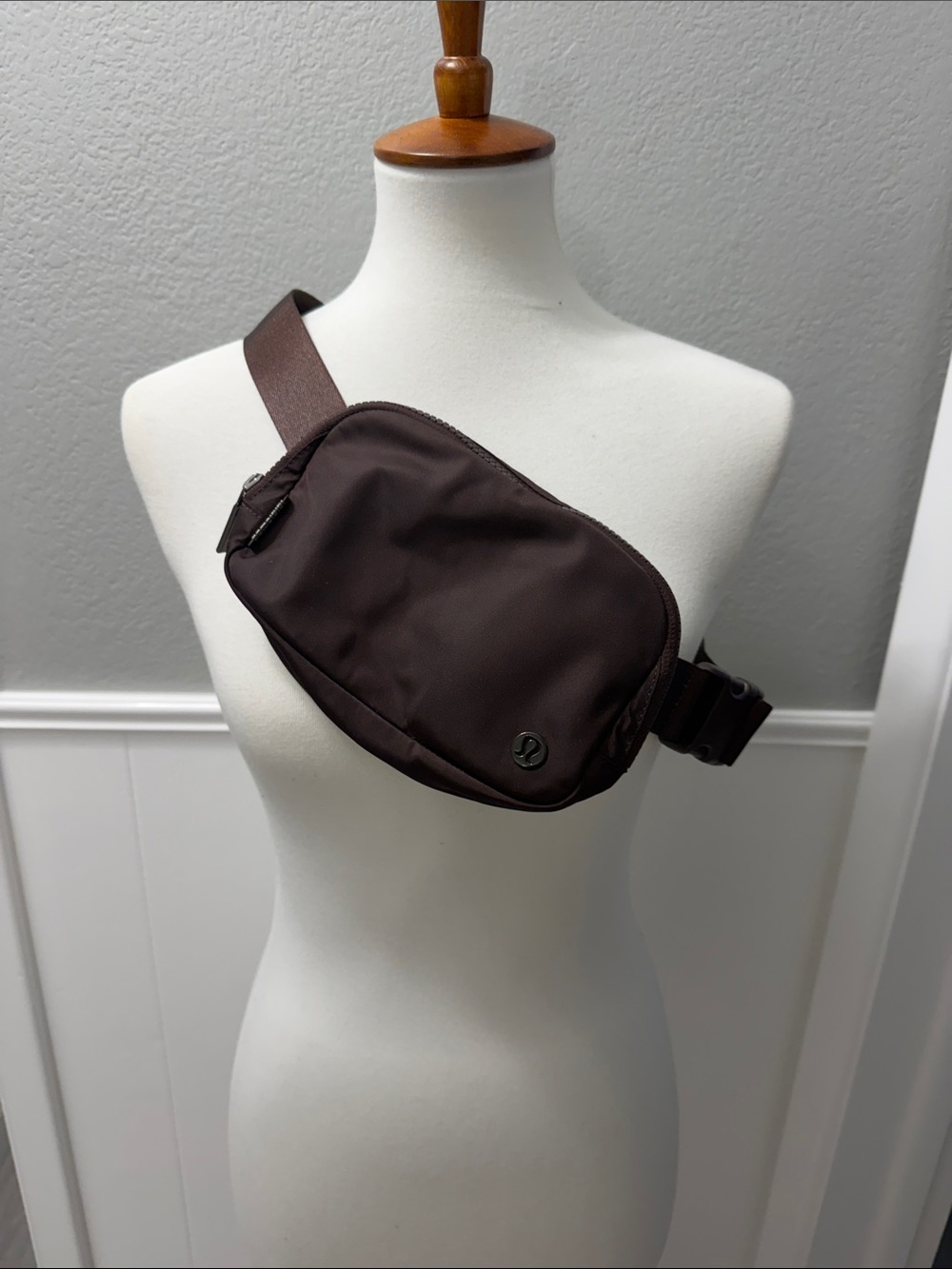 lululemon athletica Dark Brown everywhere Belt Bag 1L